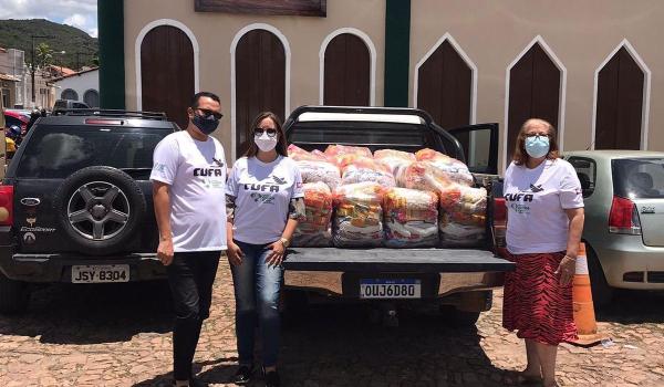 Imagens da 37 cestas básicas que serão destinadas às famílias dos Benefícios Eventuais, que se encontram em situação de vulnerabilidade e são acompanhadas pelo CRAS.