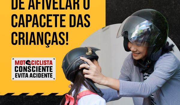 Imagens da Não esqueça de afivelar o capacete das crianças!