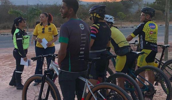 Imagens da Na última sexta, (16) o DMTS realizou uma Ação Educativa junto aos ciclistas da cidade