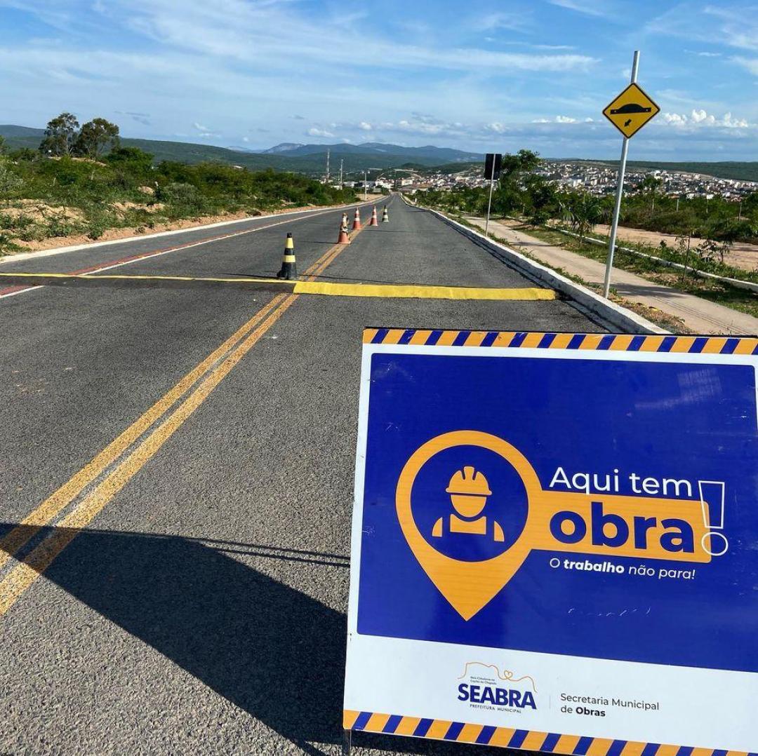 A Prefeitura Municipal de Seabra, através da Secretaria Municipal de Obras iniciou hoje a construção de quebra-molas na estrada de acesso ao IFBA.